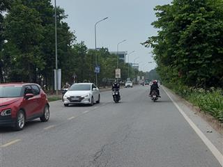 Vị trí siêu đắc địa  trung tâm quốc oai xây nhà kinh doanh hoặc để ở cực đỉnh.  0988 182 ***