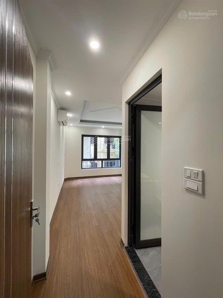 Chính chủ cho thuê phòng kk, nhà mới có thang máy. tại ngõ 97 văn cao. ngõ to rộng gần ô tô