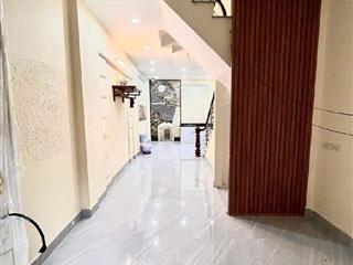 Nhà đẹp yên hòa  ô đỗ cửa  gần phố tiện ích bạt ngàn  full nội thất  9 tỷ