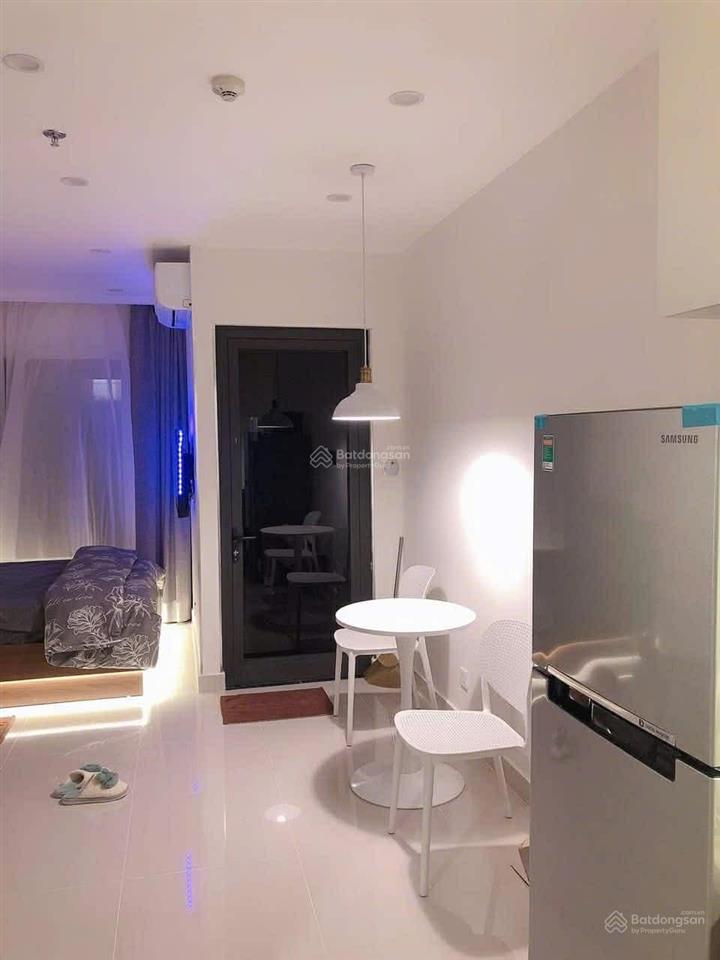 Chính chủ cần bán gấp căn studio 30m2 tầng 2210 toà gs3 vinhomes smart city. giá 2.5 tỷ bao phí