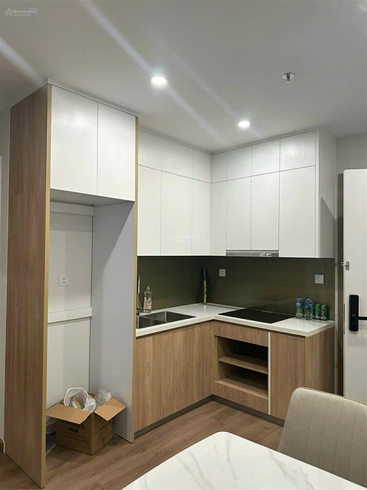 Chính chủ cần tiền bán gấp 1pn+ 43m2 toà i1 1827 43m2 vinhomes smart city. giá 3.7 tỷ bao phí