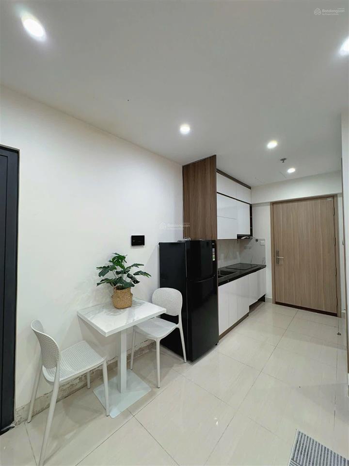 Chính chủ cần tiền bán căn studio toà s205 tầng 1911 32m2 vinhomes smart city. giá 2.4 tỷ bao phí