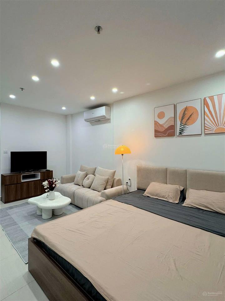 Chính chủ cần tiền bán căn studio toà s205 tầng 1911 32m2 vinhomes smart city. giá 2.4 tỷ bao phí