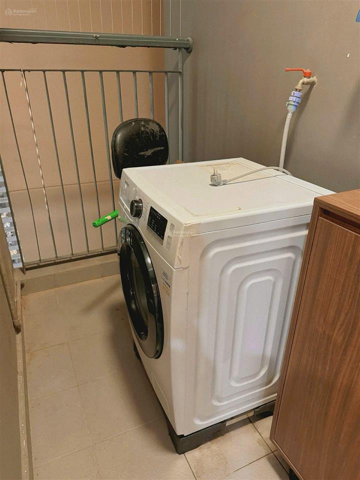 Chính chủ cần tiền bán căn studio toà s205 tầng 1911 32m2 vinhomes smart city. giá 2.4 tỷ bao phí