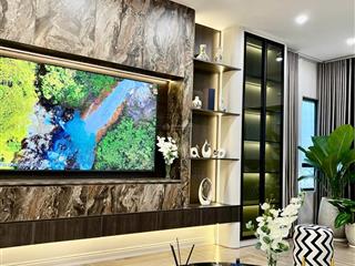 Chào bán ch golden land 86m2 tòa b, 2pn2wc, full nội thất xem nhà 24/7, giá có thương lượng.