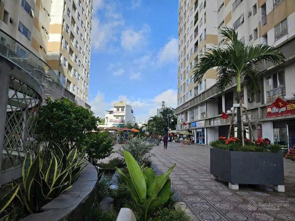 Chính chủ bán căn hưng ngân có sổ, 3pn,88m , giáp gv