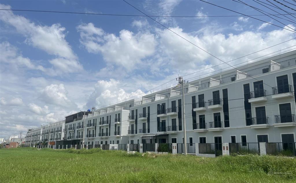 Hot xem trực tiếp check !!! lộc phong thuỷ đất thổ mặt tiền hậu nghĩa, đức hòa, long an 252m2