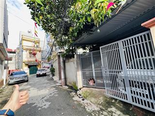 Đất ngõ ô tô tránh  tây tựu bắc từ liêm mt4m  ngõ thông  ô tô vào đất tặng n.h,à c4