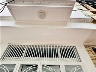 Nhà tây hồ, chủ cần bán gấp dồn tiền vào sài gòn, nhà rộng đẹp ra hồ tây 100m giá thương lượng