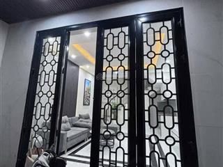 Siêu hót quận ba đình, nằm ngay trung tâm quận, nhà rộng, mặt tiền lớn, chủ cần bán gấp