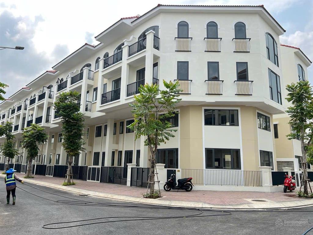 Hàng chuyển nhượng senturia nsg giá tốt nhất chỉ 6.8 tỷ, nhận nhà và sổ hồng trao tay