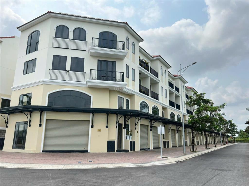 Khách ngộp ngân hàng bán gấp nhà phố sen nam sài gòn giá 6,65 tỷ, sồ hồng hỗ trợ vay ngân hàng 70%