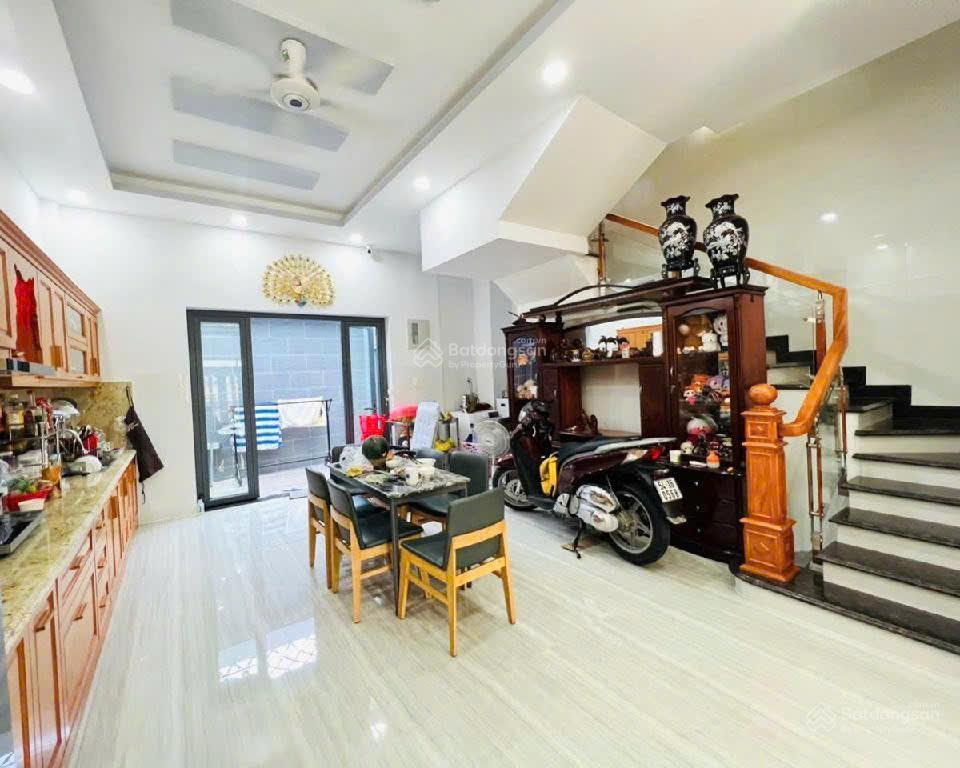 Bán nhanh trước tết, nhà 4 phòng ngủ thoáng mát