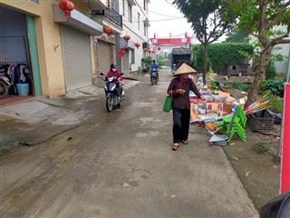 Nhà kết cấu giá tốt vị trí đắc địa ngay cổng chợ đông tiến