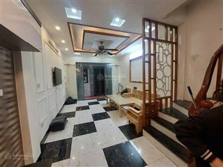 Bán nhà cực hiếm lĩnh nam 30m chỉ 5,75tỷ oto cách 20m.