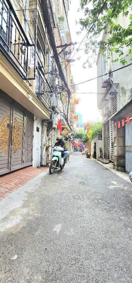 Bán nhà phố trương định 55m2 chỉ 10,95tỷ ngõ thông nhà mới keeng thang máy ô tô qua nhà