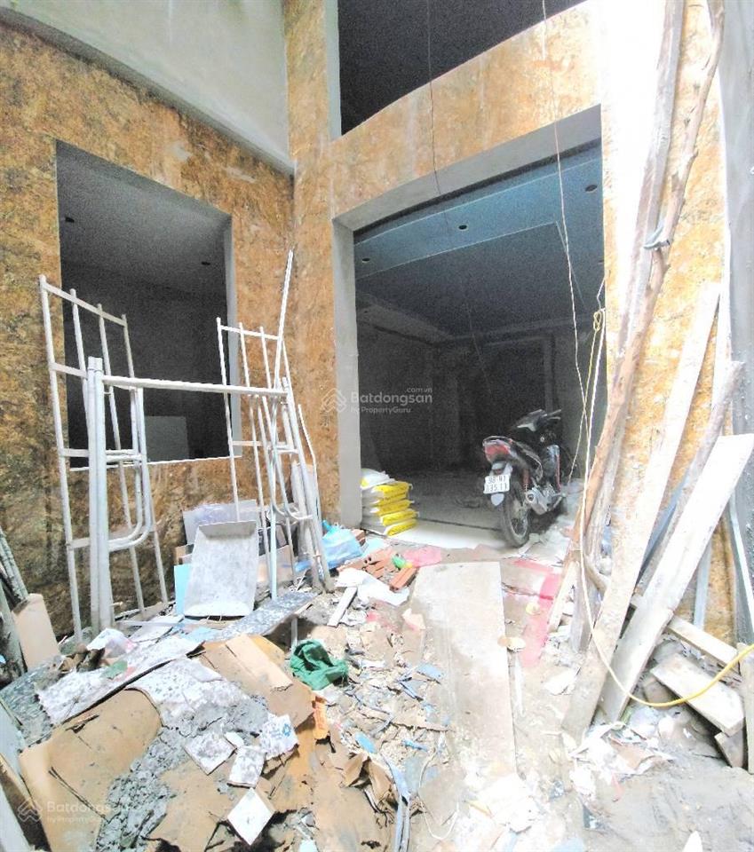 Bán nhà phố trương định 55m2 chỉ 10,95tỷ ngõ thông nhà mới keeng thang máy ô tô qua nhà