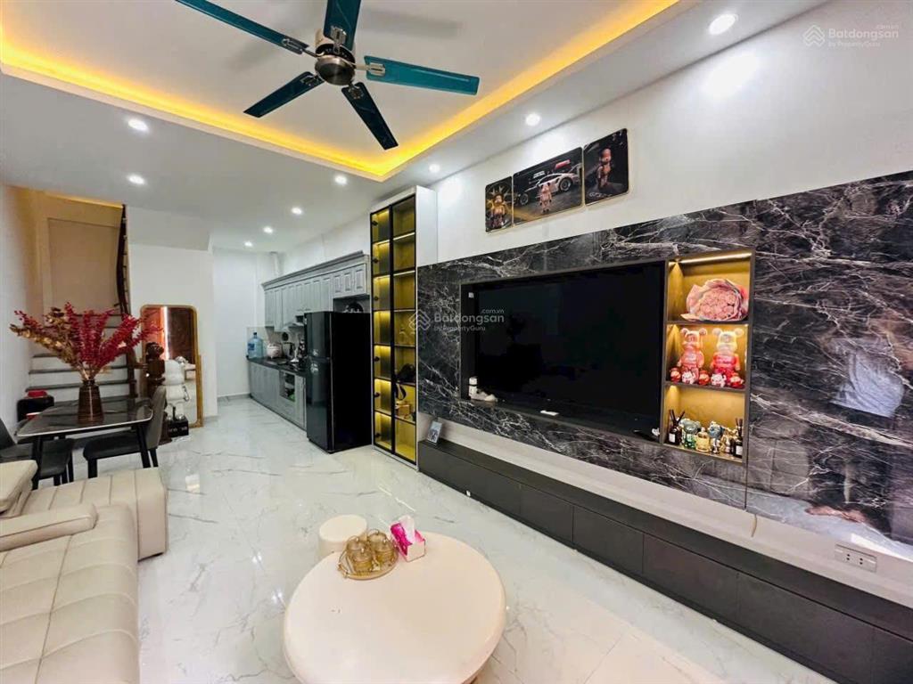 Quang trung hà đông nhà đẹp full nội thât ô tô đỗ cửa 3 thoáng dân cư sầm uất vị trí víp