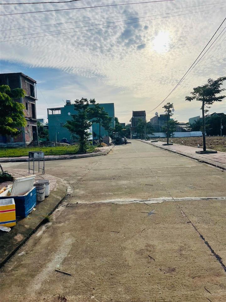 Highway residences. nơi dừng chân của tuyến đường sắt đô thị kết nối giao thương bắc nam