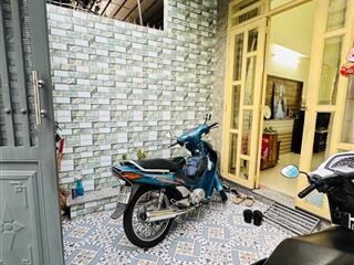 Nhà nở hậu siêu đẹp phú nhuận hxh 3 tầng 68m2 4pn giá chỉ 7. x tỷ tl!