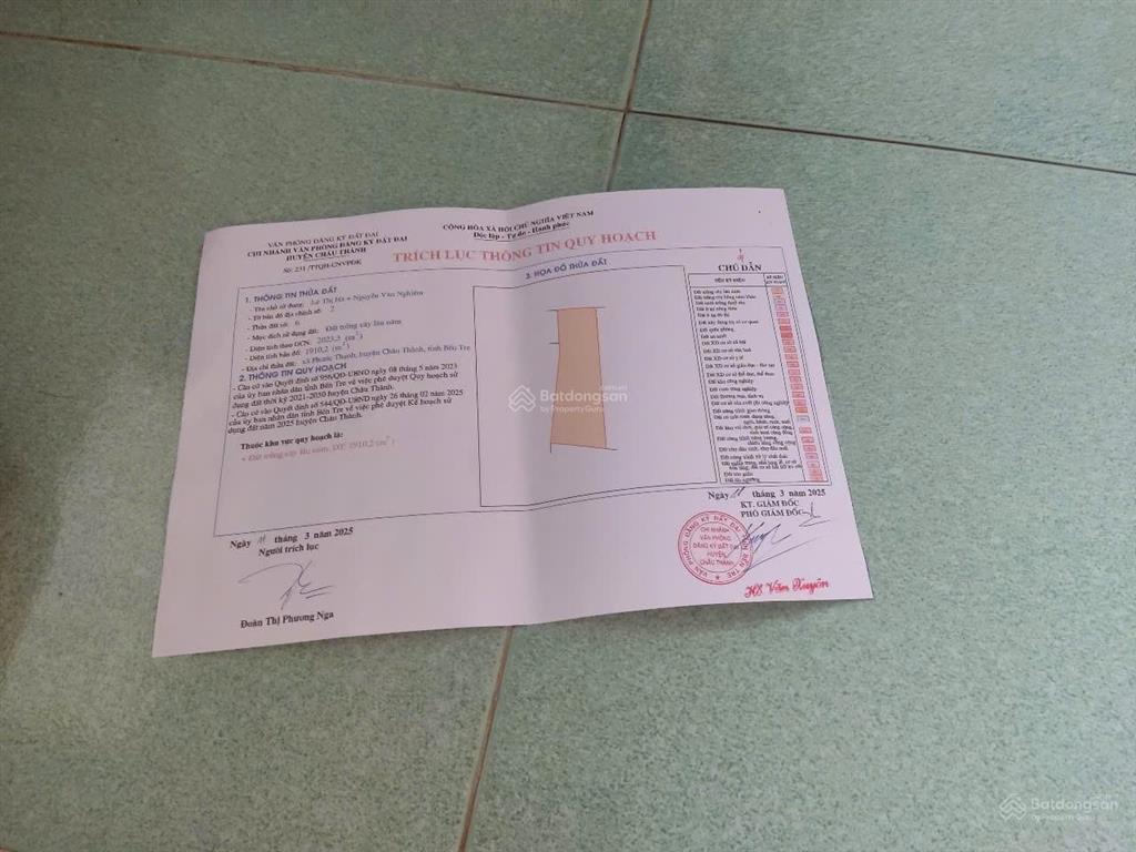 Dat trong buoi dang thu hoach, gan song ba lai, chủ động nước tưới