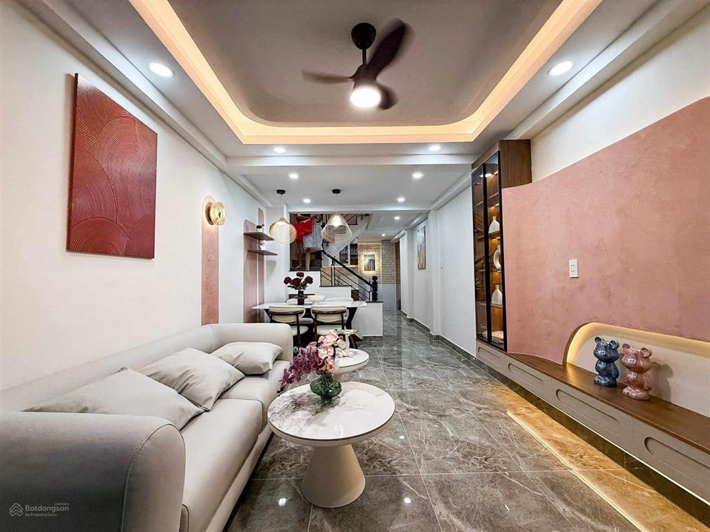 Bán gấp!!! căn nhà đường vũ ngọc phan , p13 , bình thạnh dt 62m2 giá 2 tỷ 200 triệu pháp lý đầy đủ