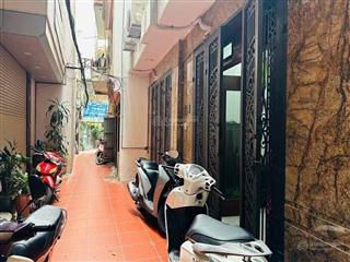 Chính chủ giáo viên bán gấp nhà 32m2 5tầng 5 tỷ sổ đỏ nở hậu, 50m ra mặt phố, nhà dân xây chắc chắn