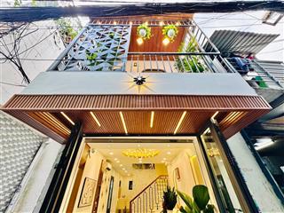Bán nhanh căn nhà ở đường 3/2p12q10. giá 3tỷ2/71,3m2,cho thuê 18tr/t,đường rộng 6m gần vincom 3/2