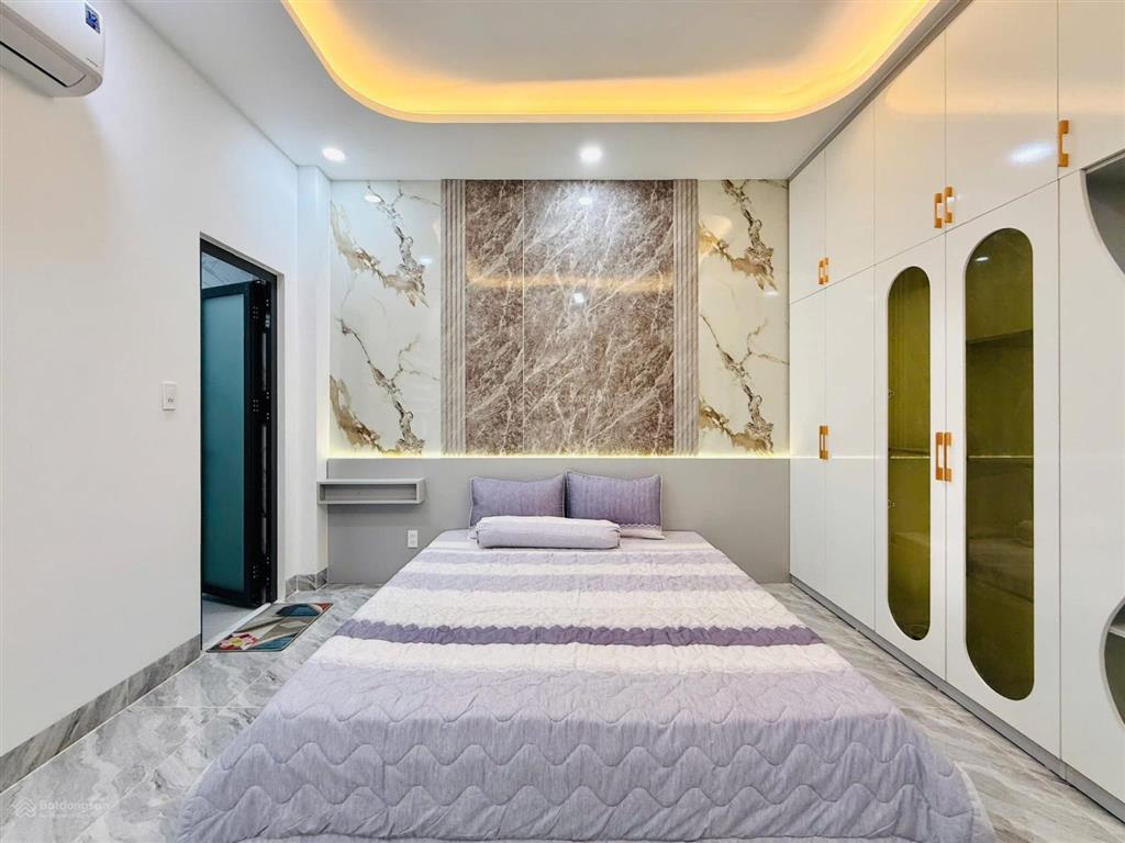 Bán căn nhà đường oto ở nguyễn tri phươngp14q10.giá 3tỷ250/74,4m2,cho thuê 21tr/th gần đh kinh tế