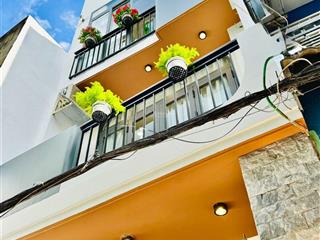 Vợ chồng tôi bán nhà đường oto trương hán siêuđakaoq1. giá 5tỷ090/80m2 gần cầu bông. thuê 32tr/th