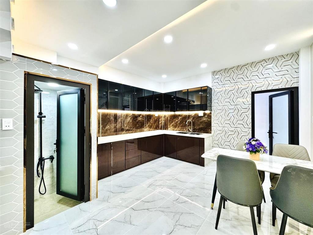 Chú tư lớn tuổi muốn bán nhà phan đình phùngp1phú nhuận. giá 4tỷ290/83,6m2 gần cao đẳng thuê 21tr