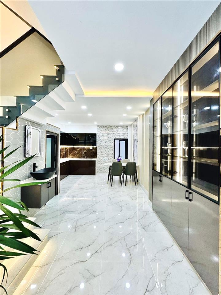 Chú tư lớn tuổi muốn bán nhà phan đình phùngp1phú nhuận. giá 4tỷ290/83,6m2 gần cao đẳng thuê 21tr