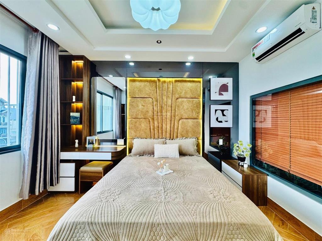 Bán gấp nhà riêng chính chủ nguyễn trung ngạn  q1 gần cầu ba son. 69,6m2 cho thuê 25tr