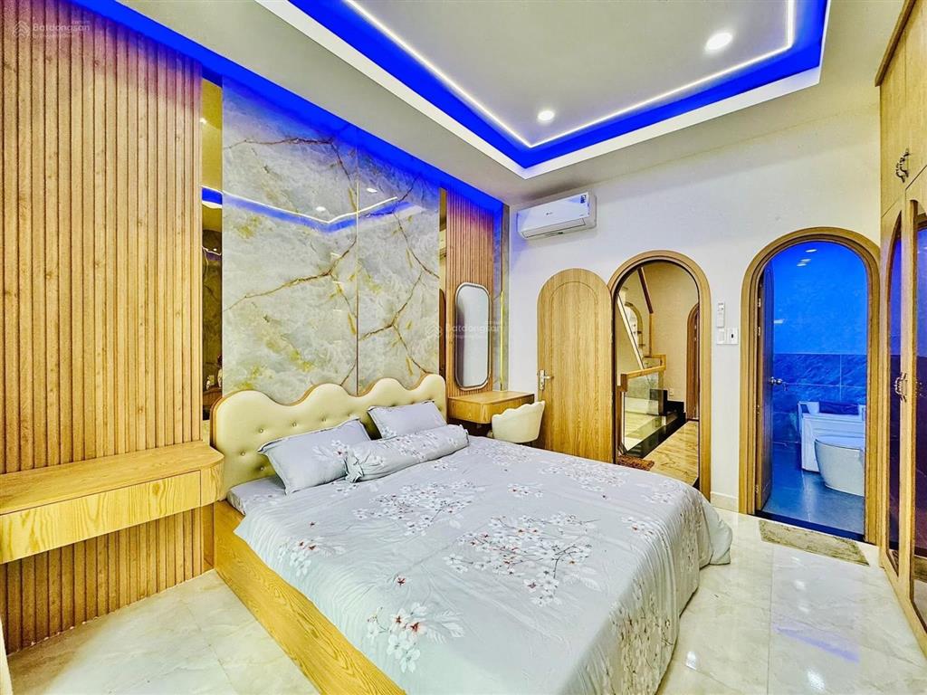 Cần bán gấp nhà đường oto trần huy liệup11phú nhuận. chỉ 4tỷ2/79m2 gần trường tiểu học, thuê 24tr