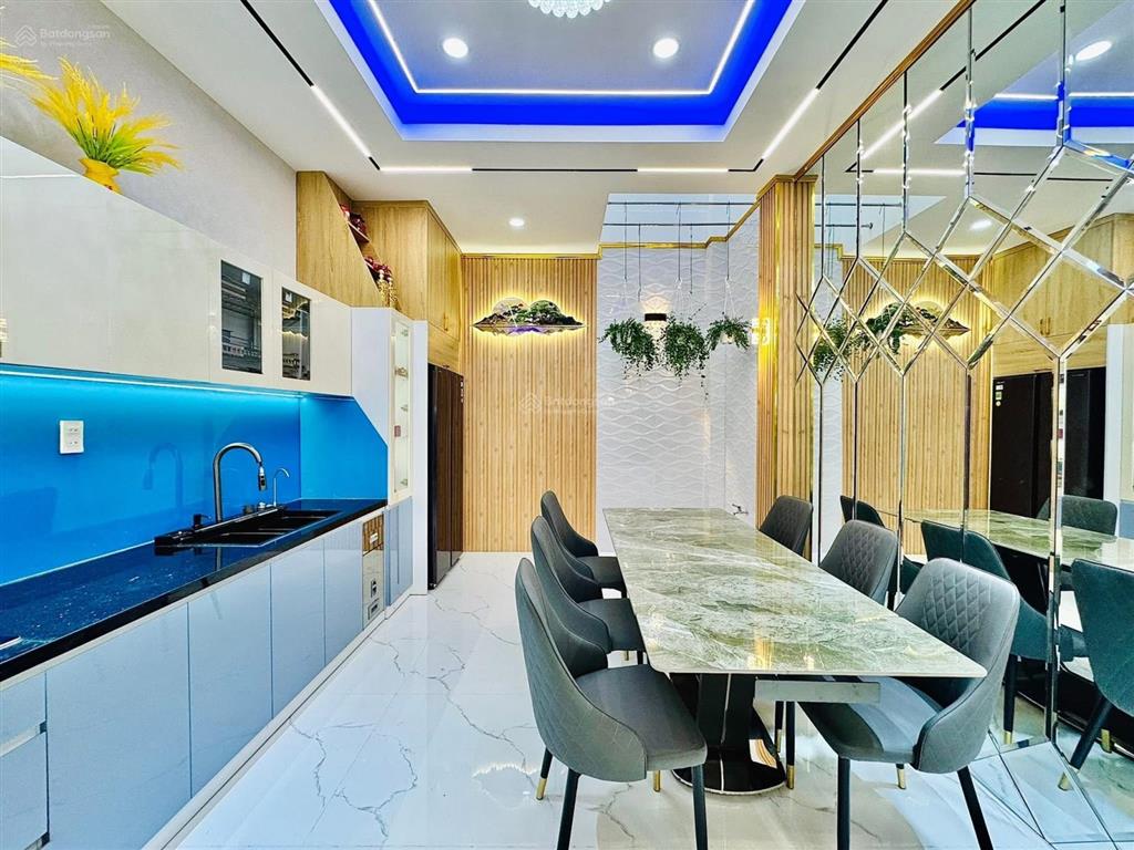 Cần bán gấp nhà đường oto trần huy liệup11phú nhuận. chỉ 4tỷ2/79m2 gần trường tiểu học, thuê 24tr