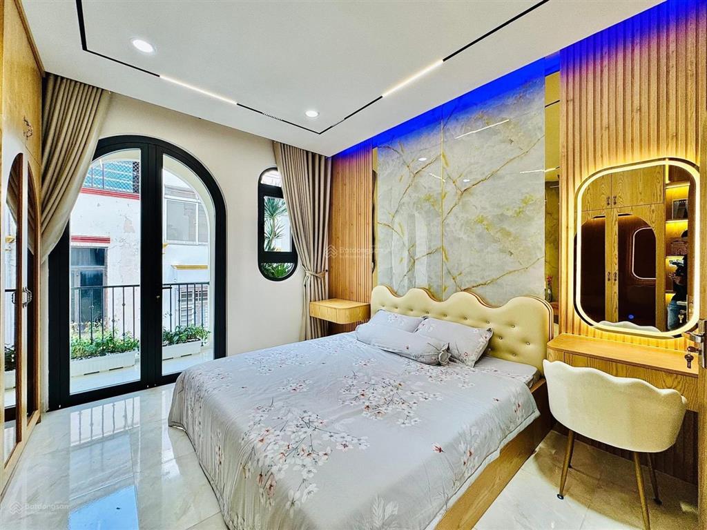 Cần bán gấp nhà đường oto trần huy liệup11phú nhuận. chỉ 4tỷ2/79m2 gần trường tiểu học, thuê 24tr