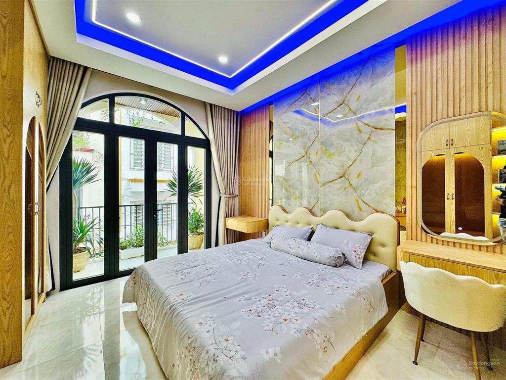 Cần bán gấp nhà đường oto trần huy liệup11phú nhuận. chỉ 4tỷ2/79m2 gần trường tiểu học, thuê 24tr