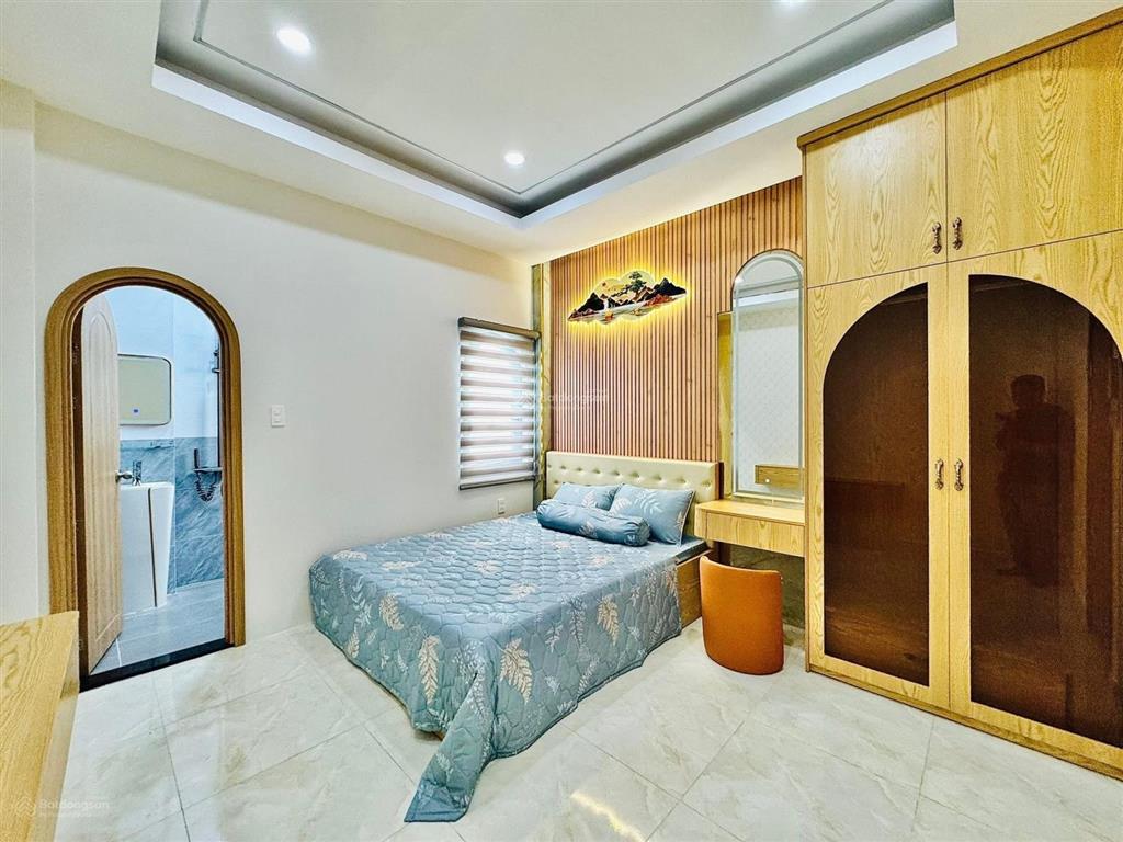 Cần bán gấp nhà đường oto trần huy liệup11phú nhuận. chỉ 4tỷ2/79m2 gần trường tiểu học, thuê 24tr