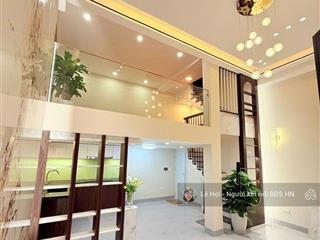 Bán nhà đường láng, đống đa, sát phố, lô góc, 2 mặt thoáng, dt 42m*4t, mt 5m, giá hơn 9 tỷ