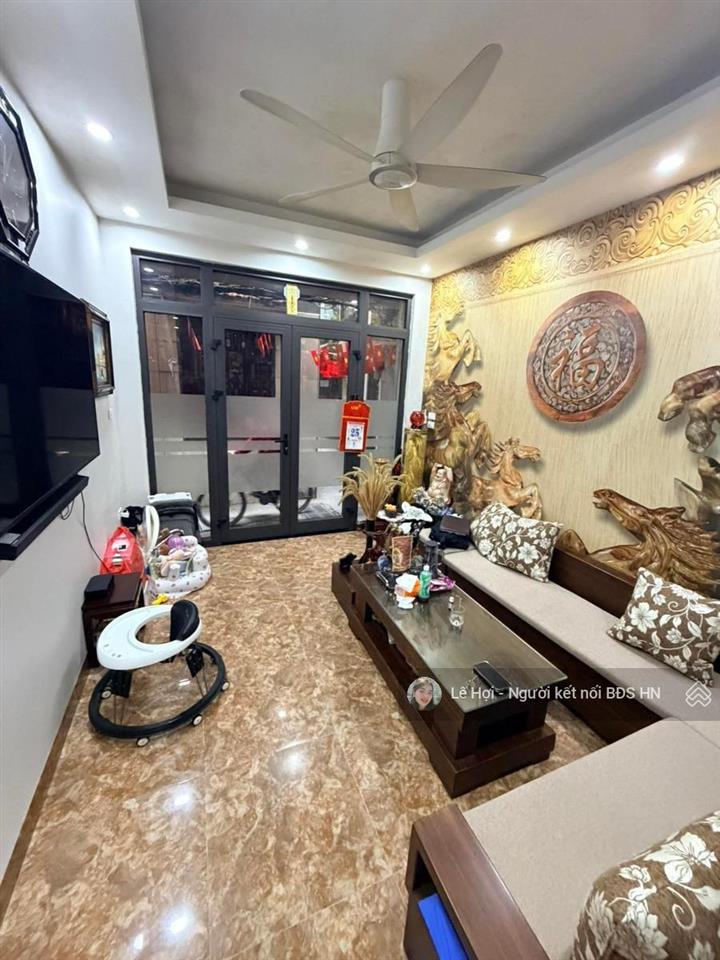 Bán nhà dân xây phố tôn đức thắng, đống đa 35m2* 5 tầng, nhà gần phố, khu an sinh tốt, giá hợp lý.