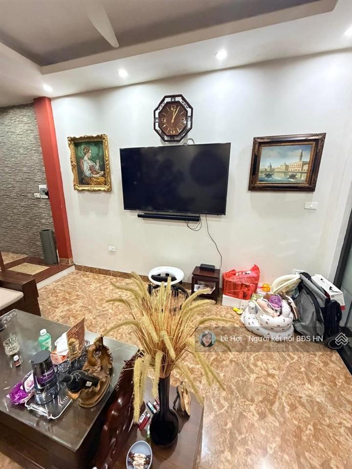 Bán nhà dân xây phố tôn đức thắng, đống đa 35m2* 5 tầng, nhà gần phố, khu an sinh tốt, giá hợp lý.