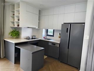 Nhà phố 60m2 3 tầng ngay chợ bình chánh cách q1 30p, sổ hồng riêng, khu compound cao cấp