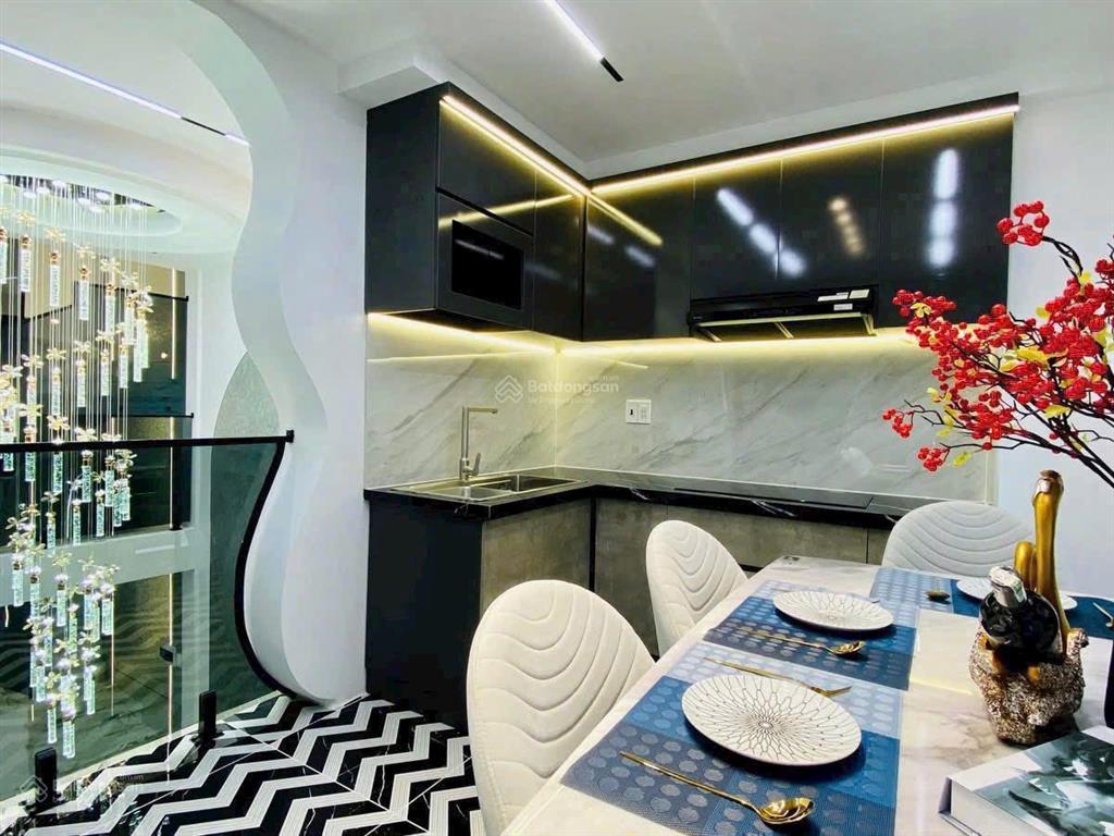 Nhà có sổ đường 6.2m đặng thùy trâm  bình thạnh.3tỷ760/84.1m. cho thuê 25tr. gần cầu bình lợi
