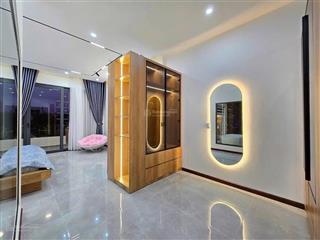 Nhà đẹp đường 6m nguyễn trọng tuyểnphú nhuận.giá 3tỷ950.đang cho thuê 22tr.gần học viện hàng không