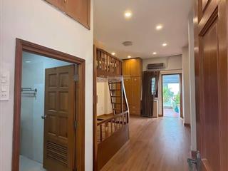 Nhà vuông vức đường ôtô 6.3m gò công  p13  quận 5. giá 4tỷ310. cho thuê 18.5tr. gần chợ kim biên