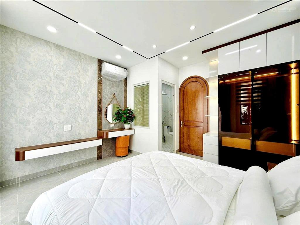 Nhà hiếm đường ô tô 6m ngay võ thị sáu  q3. giá 5tỷ350. cho thuê 26tr/82.5m. gần ubnd quận 3