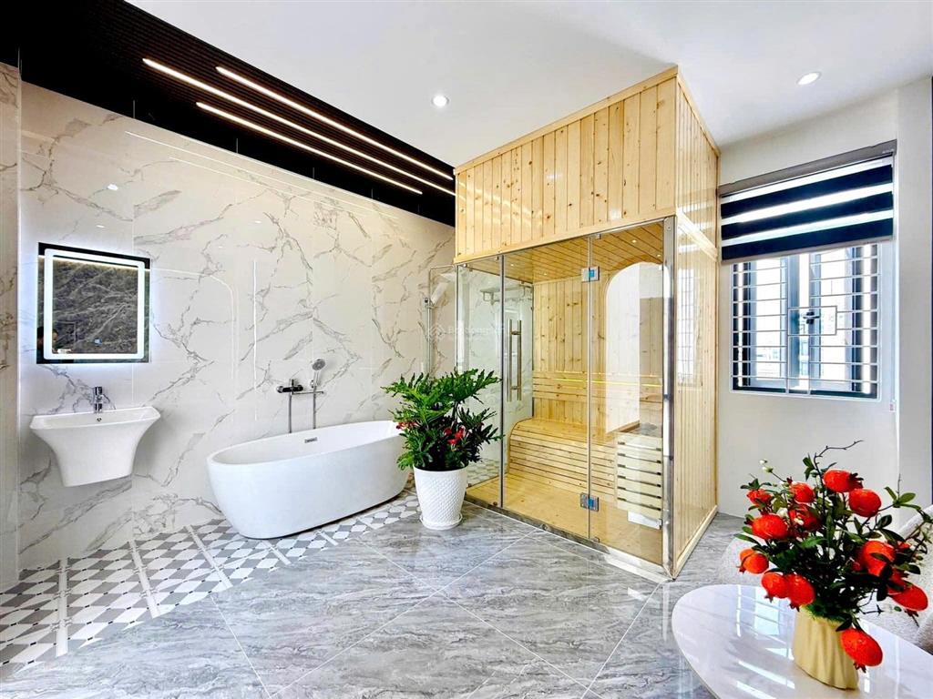 Nhà hiếm đường ô tô 6m ngay võ thị sáu  q3. giá 5tỷ350. cho thuê 26tr/82.5m. gần ubnd quận 3