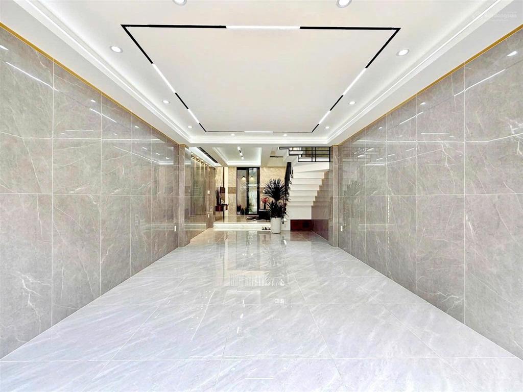 Nhà hiếm đường ô tô 6m ngay võ thị sáu  q3. giá 5tỷ350. cho thuê 26tr/82.5m. gần ubnd quận 3