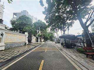 Bán bt vvip vườn đào (tây hồ), 252 m2 x 6 tầng, an ninh 24/7, 2 mặt tiền trước sau 18,5 m. t8/2025