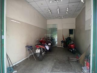 Cho thuê mặt bằng khoảng 18m² tầng trệt nhà mặt tiền rạch bùng binh, quận 3